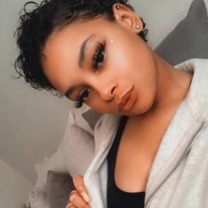 Meet your Posher, Cheyanne